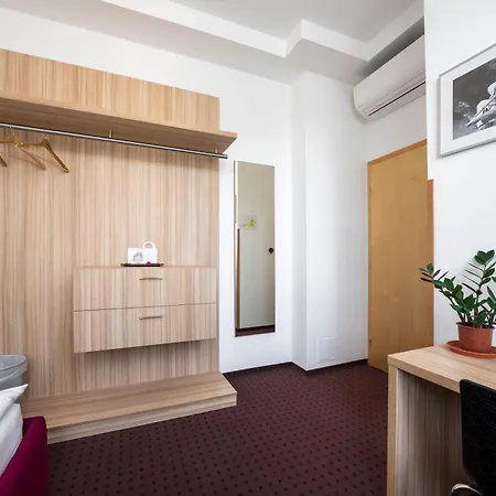 מלון Mini Akord 3*